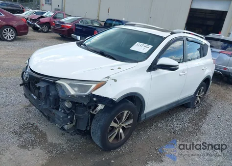 2016 Toyota Rav4 Xle z USA, uszkodzony, nr VIN 2T3WFREV3GW302020